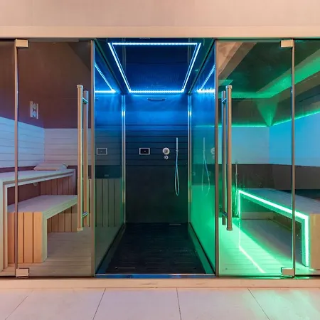 Luster Hotel 5*