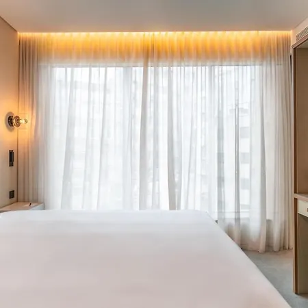 Luster Hotel
