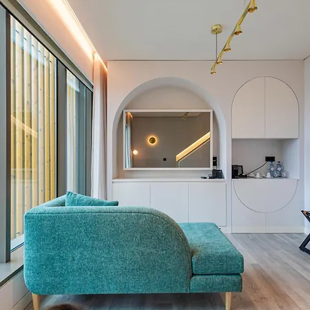 Luster Lisbon