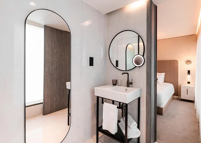 Luster Ξενοδοχείο 4*