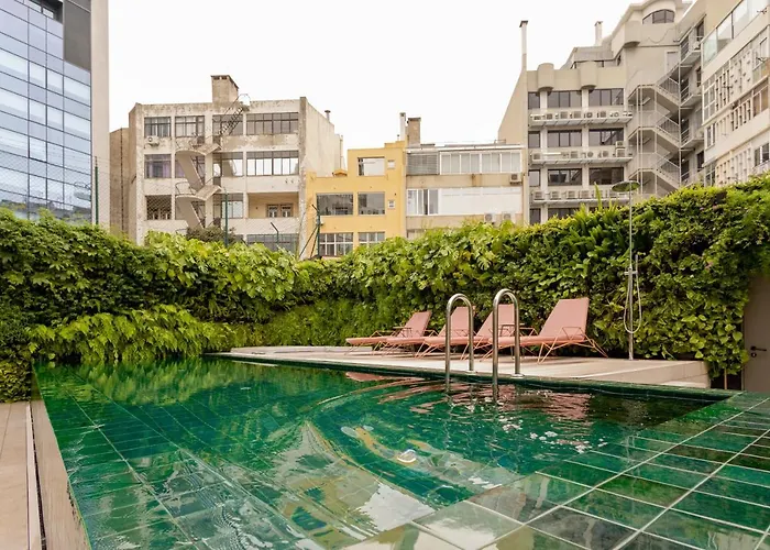 Ξενοδοχείο Luster 4*