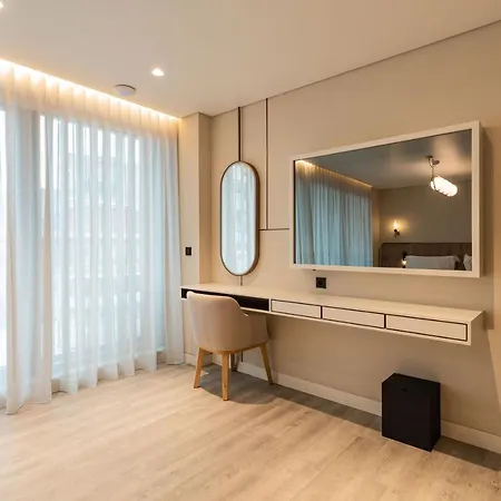 Luster Hotel 4*