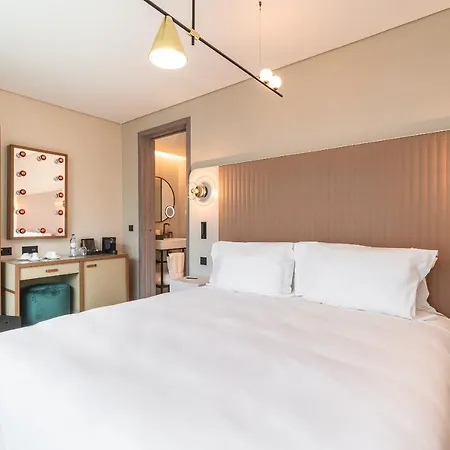 Luster Hotel Lisbon
