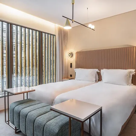 Luster Hotel