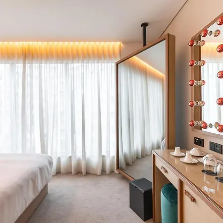 Hotel Luster Lisbon