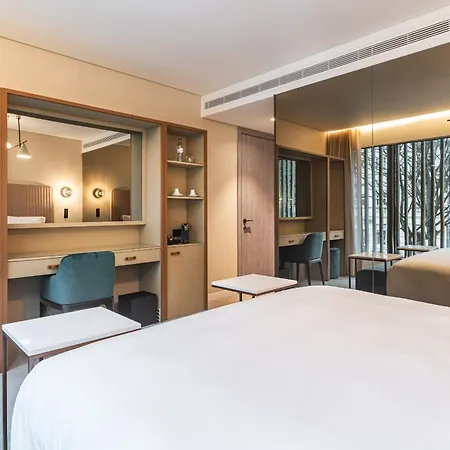 Hotel Luster 4*