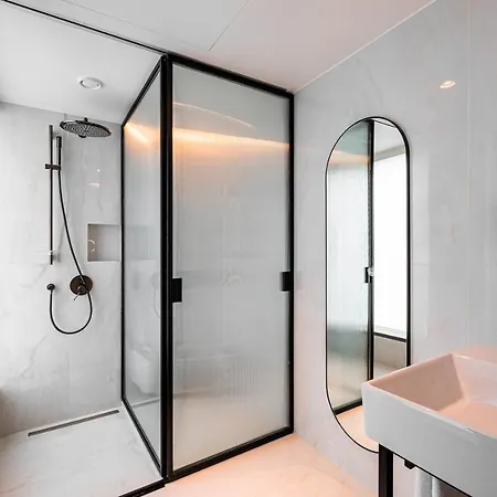 Hotel Luster