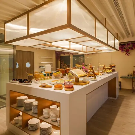 Hotel Luster 4*