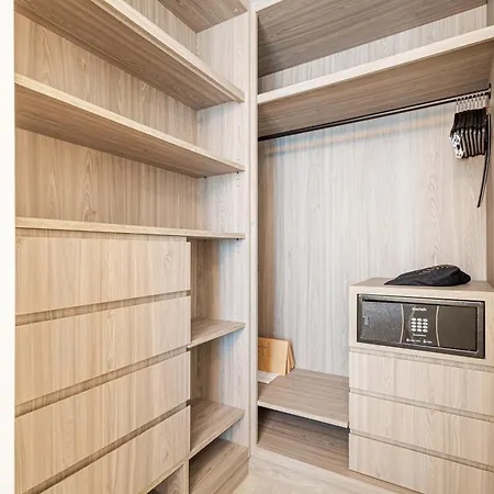 Hotel Luster 4*